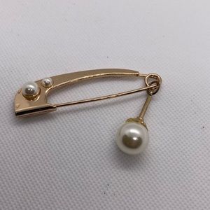 Japanese style Pearl Brooch